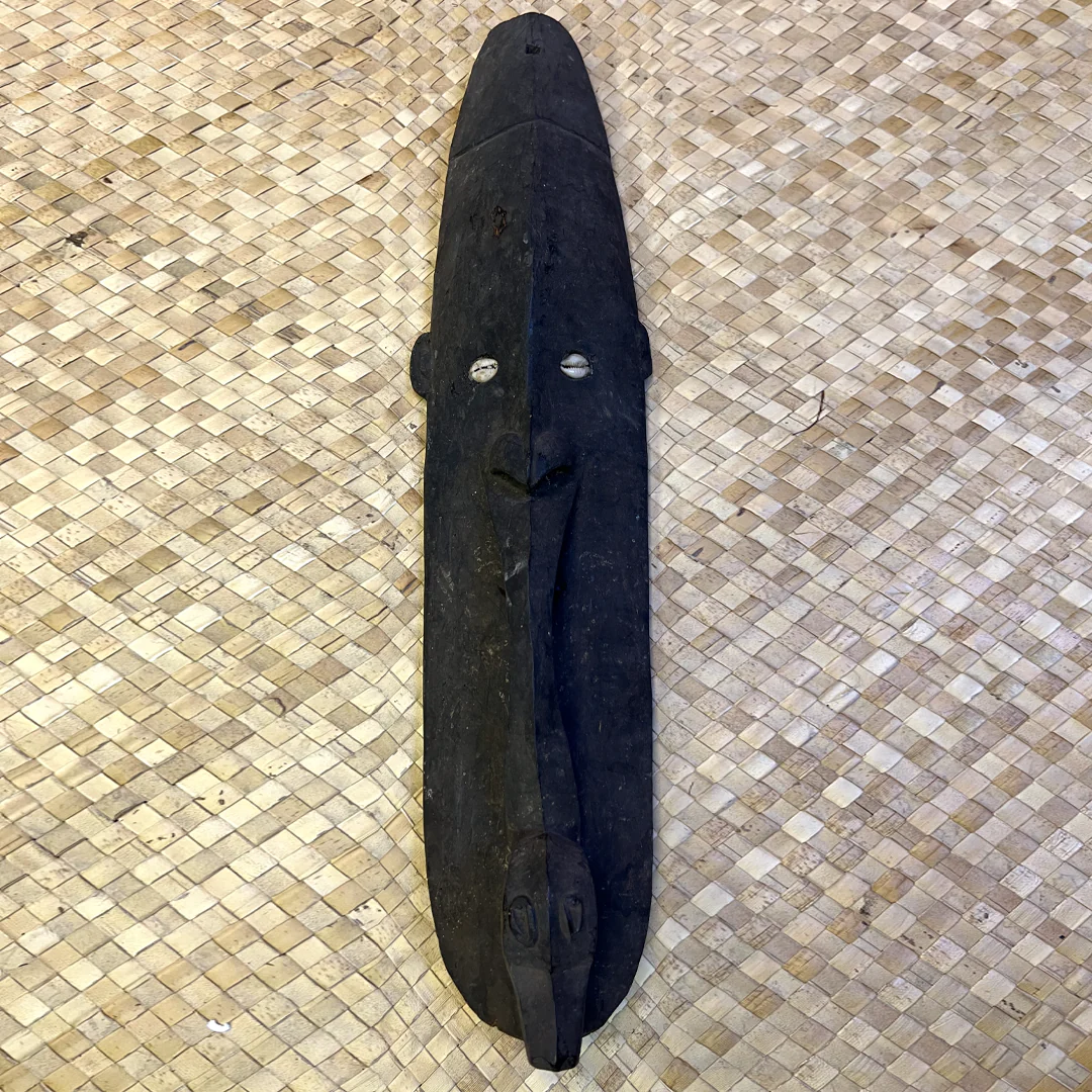 PAPUA NEW GUINEA MEDIUM MASK 18